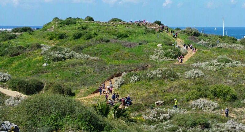 קובץ:Tel michal galia limor.jpg